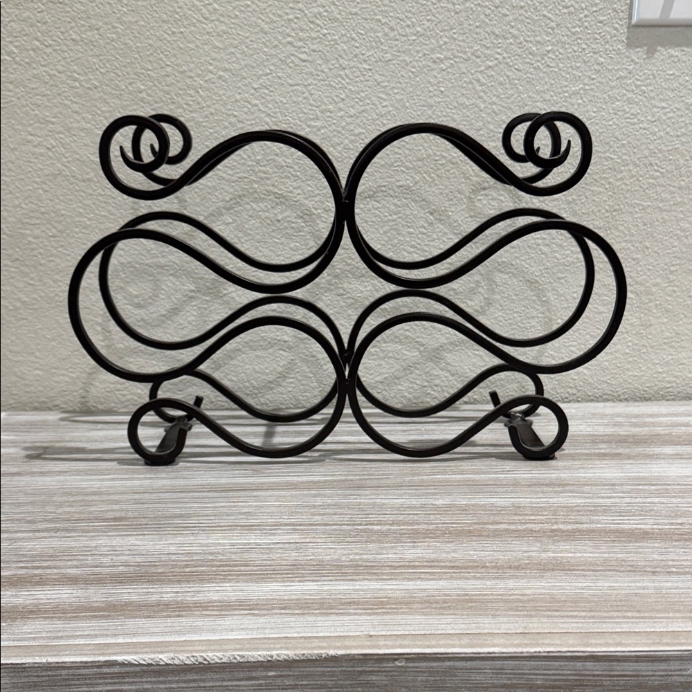 Iron Decorative Wine Bottle holder